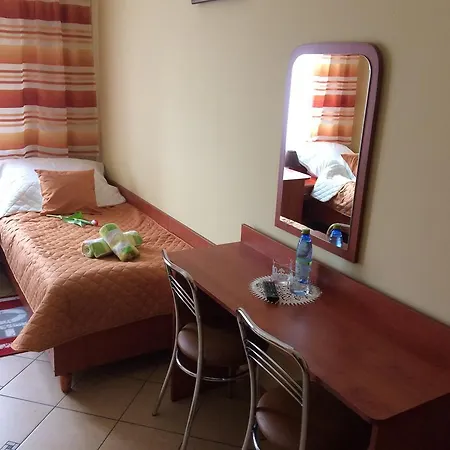 Uslugi Hotelowe Modlin Airport *