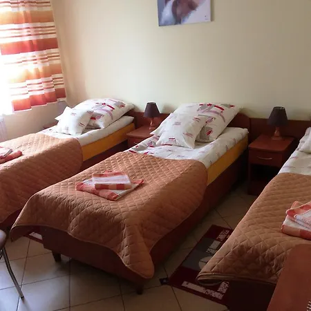 منزل للإقامة Uslugi Hotelowe Modlin Airport Nowy Dwór Mazowiecki