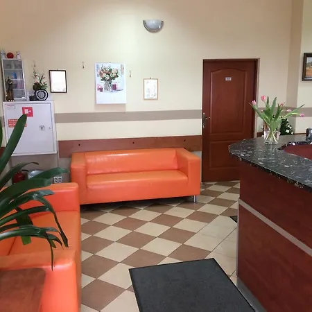 Uslugi Hotelowe Modlin Airport Δωμάτια σε οικογενειακή κατοικία Nowy Dwór Mazowiecki