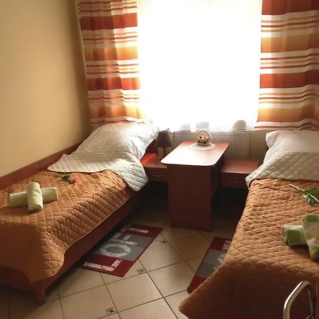 Δωμάτια σε οικογενειακή κατοικία Uslugi Hotelowe Modlin Airport Nowy Dwór Mazowiecki