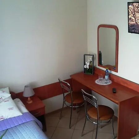 Uslugi Hotelowe Modlin Airport Δωμάτια σε οικογενειακή κατοικία Nowy Dwór Mazowiecki