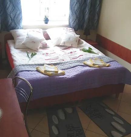 Uslugi Hotelowe Modlin Airport Δωμάτια σε οικογενειακή κατοικία