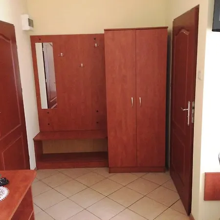 Uslugi Hotelowe Modlin Airport Δωμάτια σε οικογενειακή κατοικία Nowy Dwór Mazowiecki