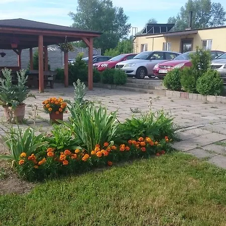 Uslugi Hotelowe Modlin Airport Δωμάτια σε οικογενειακή κατοικία