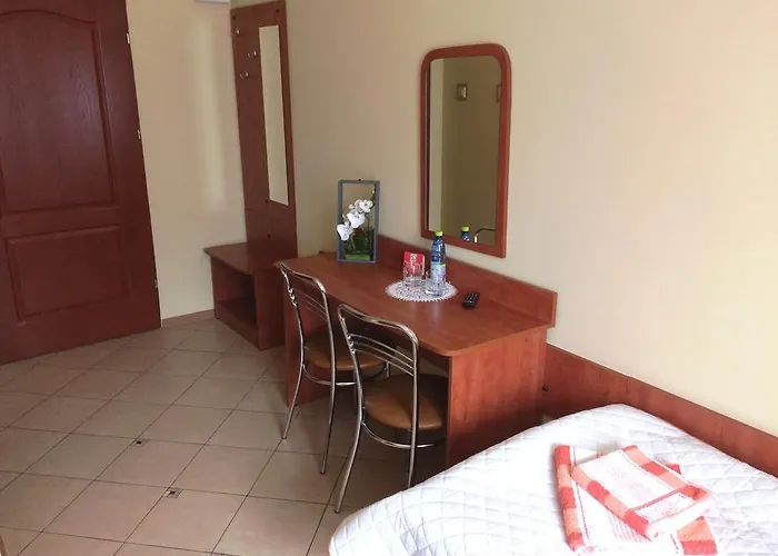 Kwatera prywatna Usługi Hotelowe Modlin Airport *